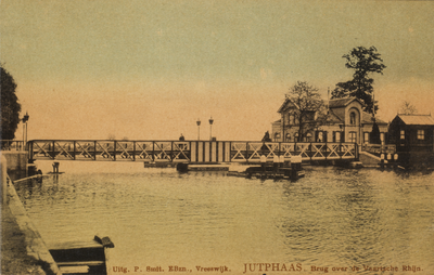 130190 Gezicht op de draaibrug (Rijnhuizerbrug) over het Merwedekanaal te Jutphaas.N.B. De gemeente Jutphaas is per 1 ...